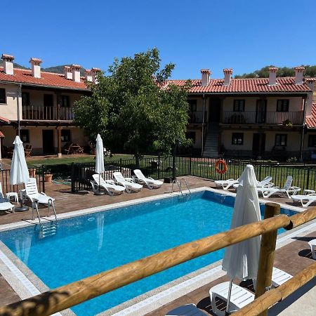 Apartamentos Dona Jimena Del Ambroz 4 Estrellas Complejo Unico En El Centro Del Pueblo - Piscina Ya Abierta Hervás Esterno foto