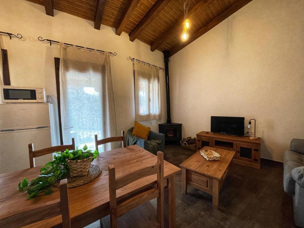 Apartamentos Dona Jimena Del Ambroz 4 Estrellas Complejo Unico En El Centro Del Pueblo - Piscina Ya Abierta Hervás Esterno foto