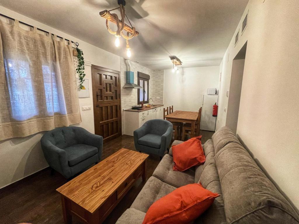 Apartamentos Dona Jimena Del Ambroz 4 Estrellas Complejo Unico En El Centro Del Pueblo - Piscina Ya Abierta Hervás Esterno foto