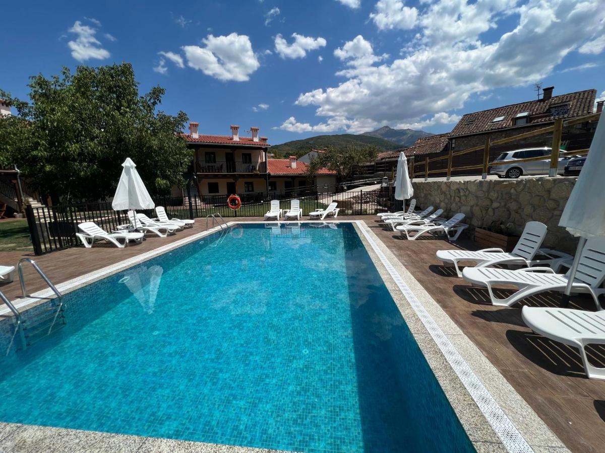 Apartamentos Dona Jimena Del Ambroz 4 Estrellas Complejo Unico En El Centro Del Pueblo - Piscina Ya Abierta Hervás Esterno foto