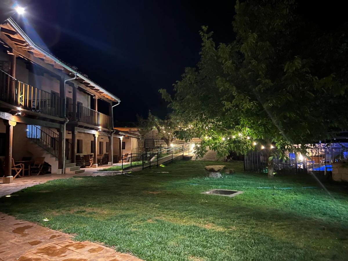 Apartamentos Dona Jimena Del Ambroz 4 Estrellas Complejo Unico En El Centro Del Pueblo - Piscina Ya Abierta Hervás Esterno foto