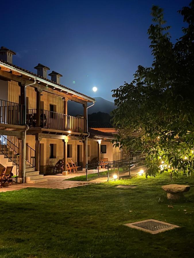 Apartamentos Dona Jimena Del Ambroz 4 Estrellas Complejo Unico En El Centro Del Pueblo - Piscina Ya Abierta Hervás Esterno foto