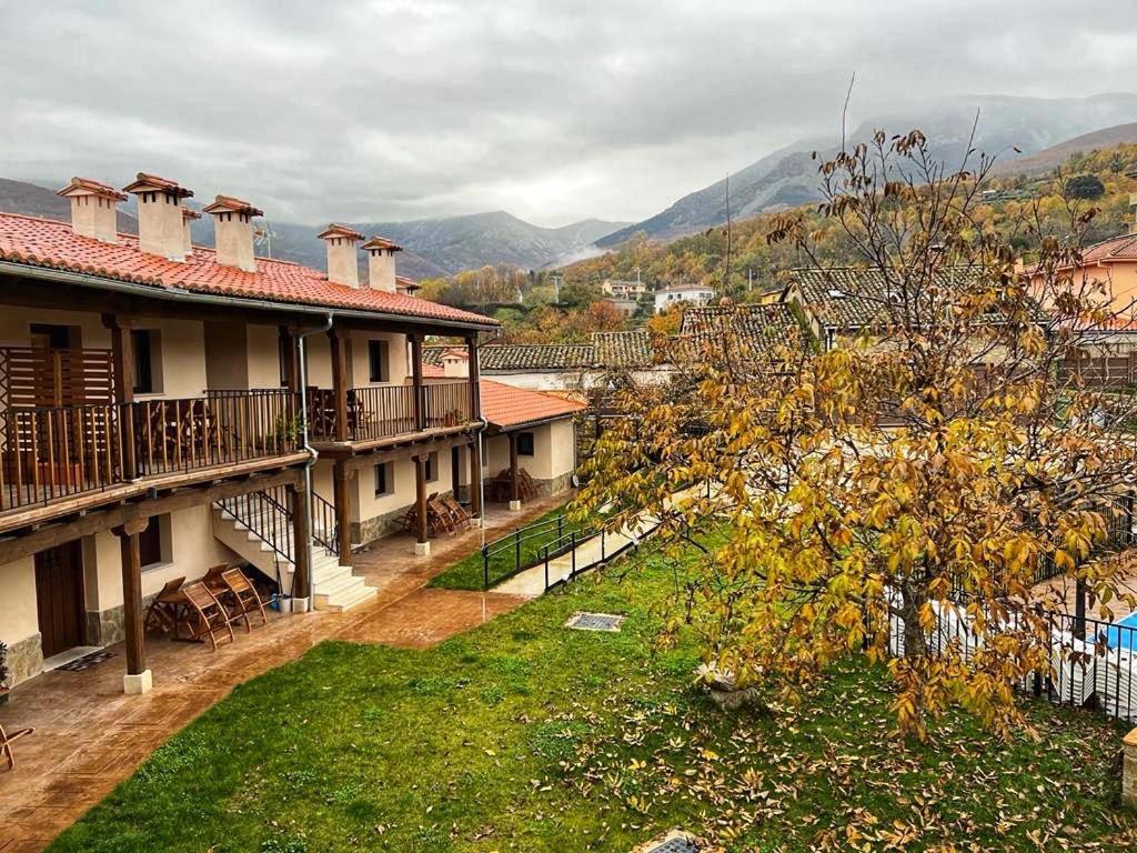 Apartamentos Dona Jimena Del Ambroz 4 Estrellas Complejo Unico En El Centro Del Pueblo - Piscina Ya Abierta Hervás Esterno foto