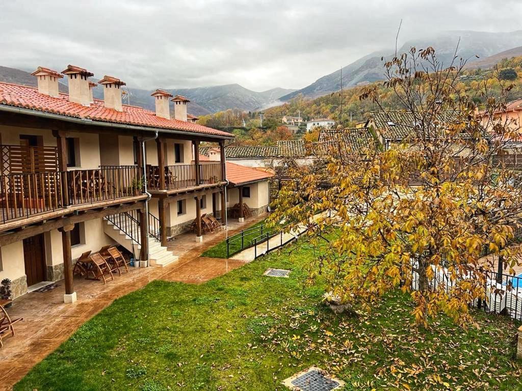 Apartamentos Dona Jimena Del Ambroz 4 Estrellas Complejo Unico En El Centro Del Pueblo - Piscina Ya Abierta Hervás Esterno foto